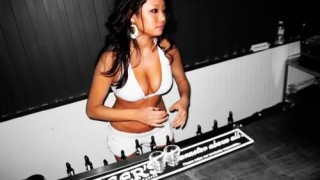 hot_bartenders_05