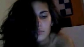 Bruna araba si masturba in webcam