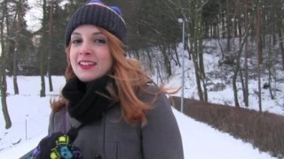 Ragazza ceca si fa scopare per soldi
